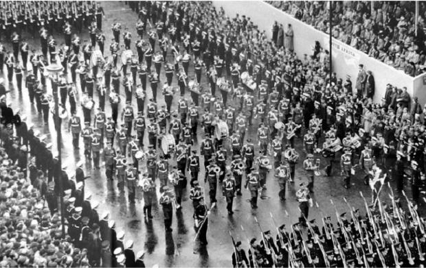 Glasgow Times: Queen's Coronation Parade in London 1953